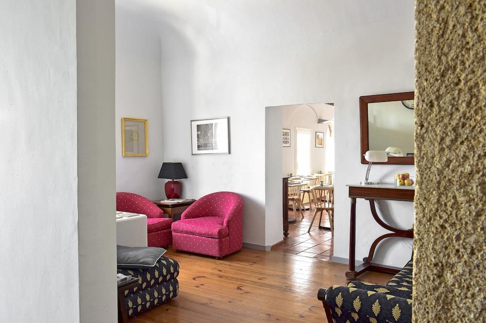 Noble House Essence Evora - By Unlock Hotels Hotel